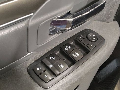 Used 2017 RAM 1500 Classic SLT image 27