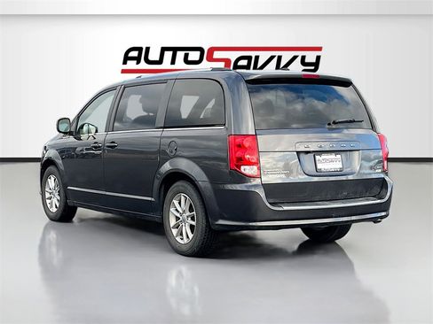Used 2019 Dodge Grand Caravan SXT image 5