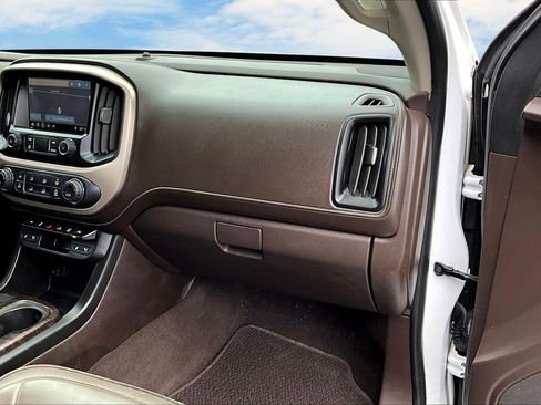 Used 2022 GMC Canyon Denali image 18