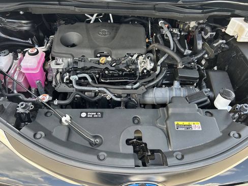 Used 2023 Toyota Sienna XLE FWD image 35