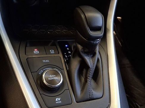Used 2024 Toyota RAV4 LE image 16
