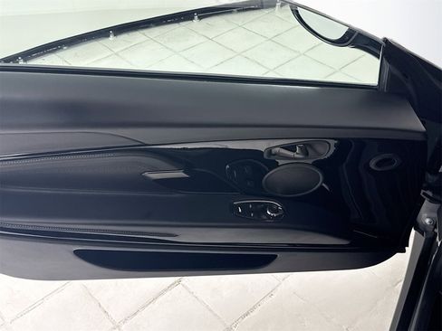 Used 2022 Aston Martin DB11 Coupe image 16