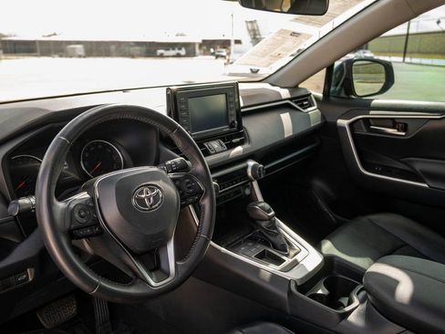 Used 2021 Toyota RAV4 XLE Premium image 13