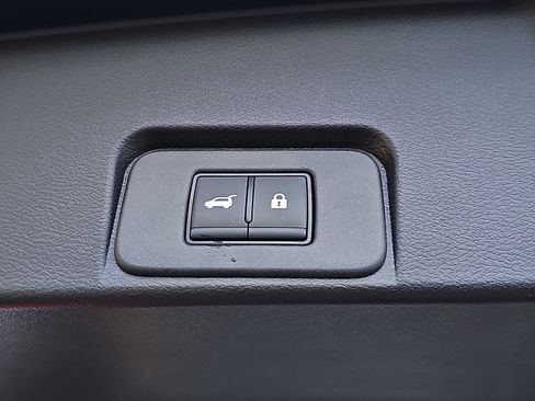Certified 2025 Nissan Rogue SL w/ Tech Package AWD/4WD image 30