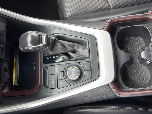 Used 2019 Toyota RAV4 Limited w/ Advanced Technology Package AWD/4WD image 21