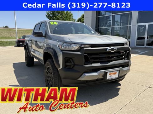 Used 2024 Chevrolet Colorado Trail Boss w/ Technology Package AWD/4WD image 1