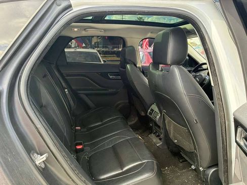 Used 2017 Jaguar F-PACE R-Sport AWD/4WD image 7