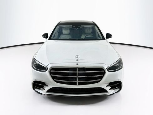 Used 2025 Mercedes-Benz S 580 4MATIC Sedan image 2