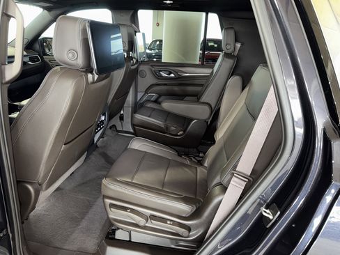 Used 2024 GMC Yukon Denali w/ Advanced Technology Package image 18