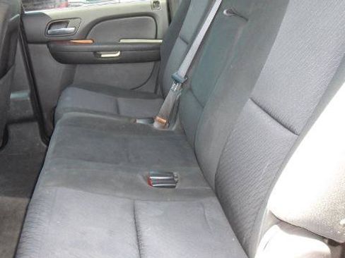 Used 2013 Chevrolet Suburban LS AWD/4WD image 12