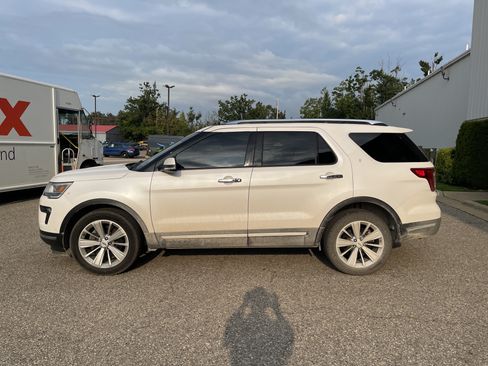 Used 2018 Ford Explorer Limited w/ Equipment Group 301A AWD/4WD image 7