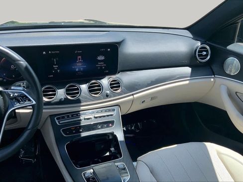 Used 2023 Mercedes-Benz E 350 Sedan image 7