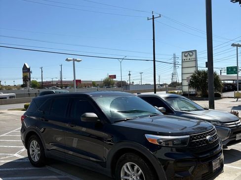 Used 2020 Ford Explorer 2WD image 2