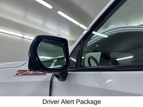 Used 2021 Chevrolet Suburban Z71 w/ Z71 Off-Road Package image 17