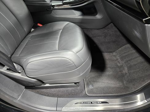 Used 2025 Land Rover Range Rover Sport SE image 56