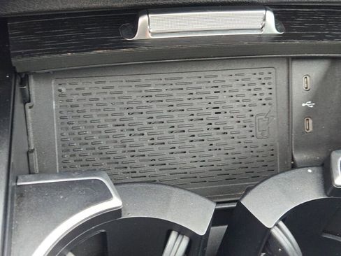 Used 2025 Mercedes-Benz GLS 450 4MATIC image 34