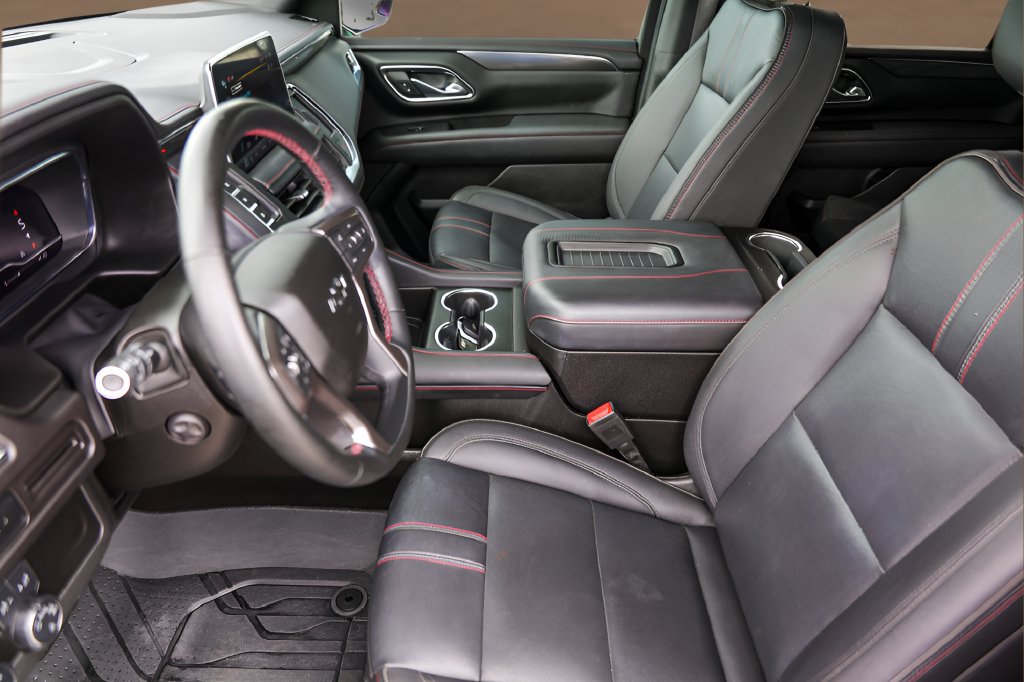Used 2024 Chevrolet Suburban RST w/ Luxury Package RWD image 11