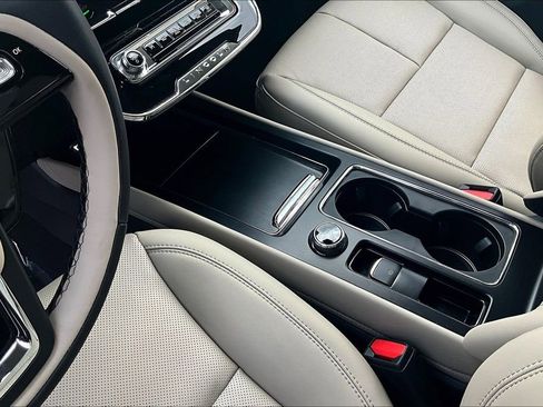 New 2026 Lincoln Corsair Premiere image 8