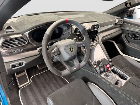 Used 2024 Lamborghini Urus Performante AWD/4WD image 9