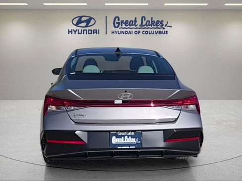 New 2026 Hyundai Elantra Limited FWD image 5