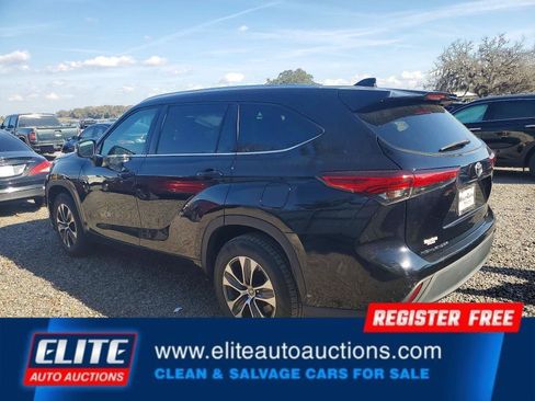 Used 2020 Toyota Highlander XLE image 3