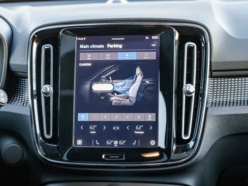 Used 2021 Volvo XC40 P8 Recharge image 15