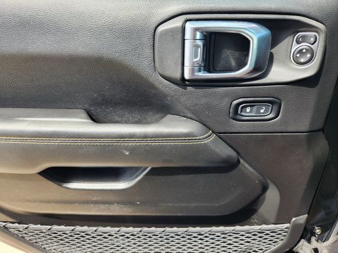 Used 2023 Jeep Gladiator Overland AWD/4WD image 30