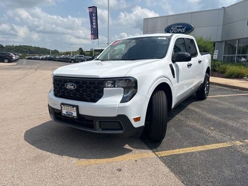 New 2025 Ford Maverick XLT w/ XLT Luxury Package image 4