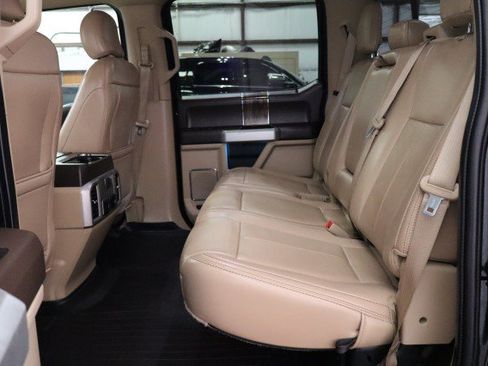 Used 2020 Ford F150 Lariat RWD image 10