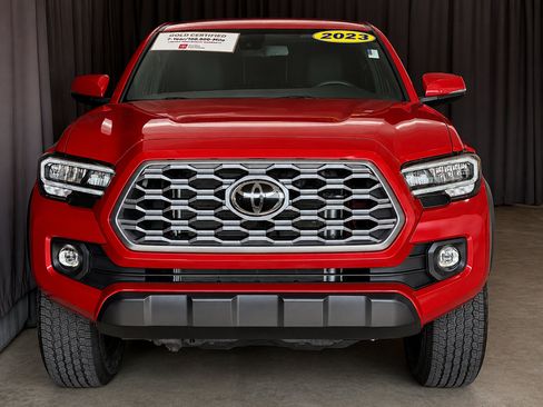 Used 2023 Toyota Tacoma TRD Off-Road w/ Technology Package AWD/4WD image 5