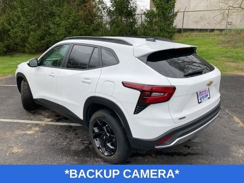 Used 2025 Chevrolet Trax LT w/ Driver Confidence Package FWD image 8