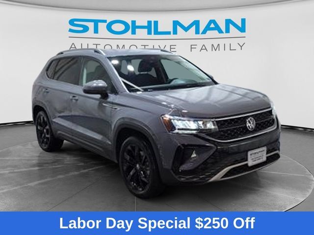 Used 2022 Volkswagen Taos SE AWD/4WD image 1