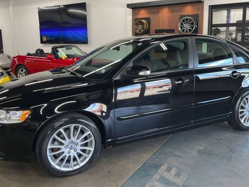 Used 2010 Volvo S40 2.4i FWD image 1