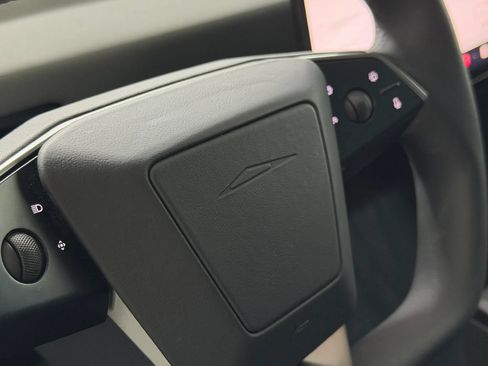 Used 2025 Tesla Cybertruck 2WD Crew Cab image 73