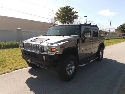 Used 2005 HUMMER H2 SUT w/ Preferred Equipment Group AWD/4WD image 4