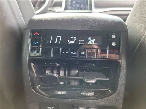 Used 2023 Jeep Grand Cherokee L Laredo RWD image 17