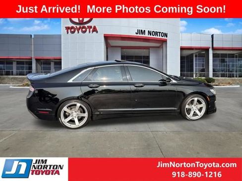 Used 2017 Lincoln MKZ Reserve w/ Technology Package FWD image 6