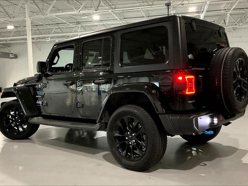 Used 2023 Jeep Wrangler Sahara w/ Cold Weather Group image 3