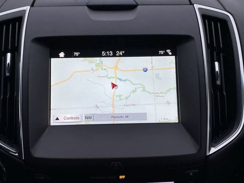 Used 2018 Ford Edge Titanium w/ Equipment Group 301A image 23