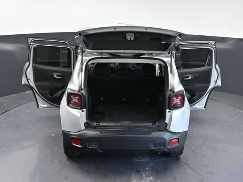 Used 2019 Jeep Renegade Sport image 41