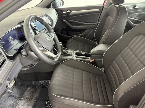 Used 2024 Volkswagen Jetta Sport image 15