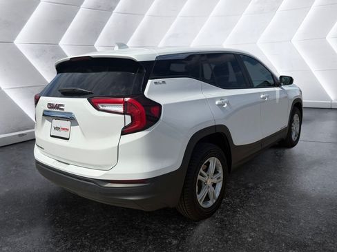 Used 2024 GMC Terrain SLE FWD image 4