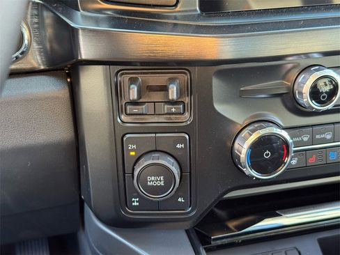 New 2026 Ford F250 Lariat w/ Black Appearance Package image 15