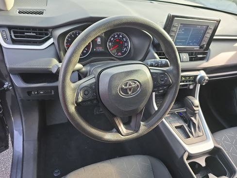 Used 2021 Toyota RAV4 XLE image 16