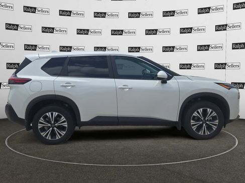 Used 2023 Nissan Rogue SV image 7