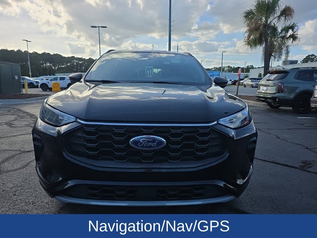 Used 2023 Ford Escape ST-Line w/ Tech Pack #1 FWD image 3