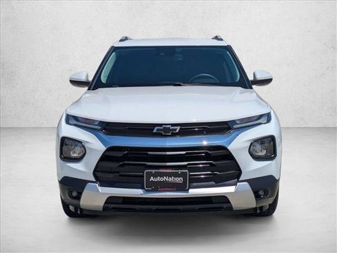 Used 2021 Chevrolet TrailBlazer LT FWD image 2