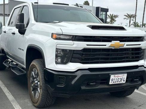 Used 2025 Chevrolet Silverado 2500 Custom w/ Custom Value Package AWD/4WD image 2