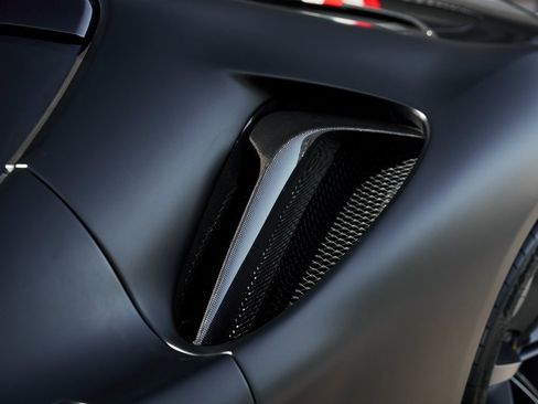 Used 2023 Ferrari SF90 Stradale image 11