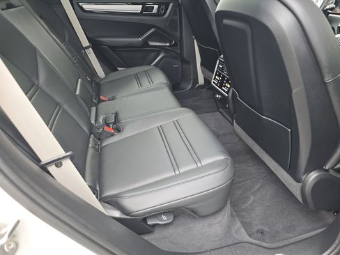 Certified 2023 Porsche Cayenne S Platinum AWD/4WD image 14